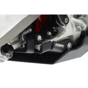 Protector bomba de freno trasera negro CROSSPRO GASGAS ES SM 700 22-24 KTM 690 19-25 HUSQVARNA 701 22-25